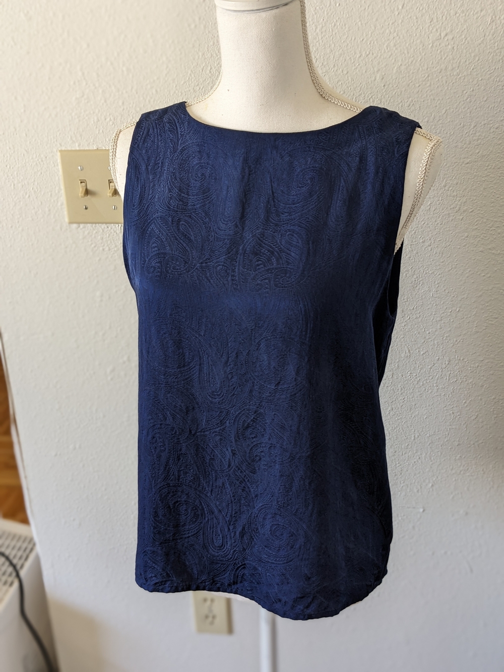 Vintage Navy 100% Silk Sleeveless Paisley Textured Top